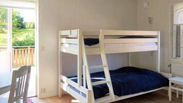 House | 6 bedrooms, individually furnished, bed sheets