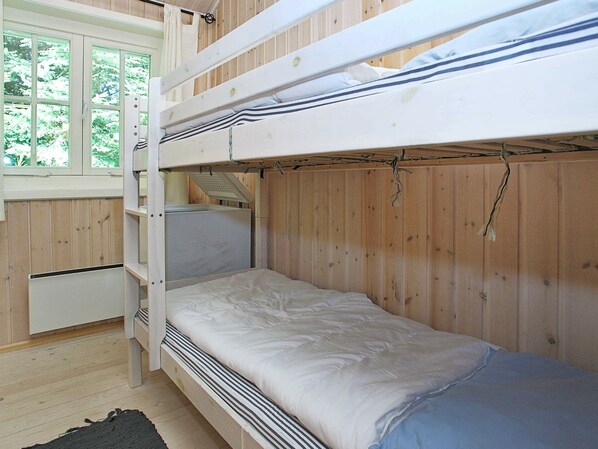 3 bedrooms, cots/infant beds - Classic Holiday Home in Hurup With Stereo Unit (Hurup Thy)
