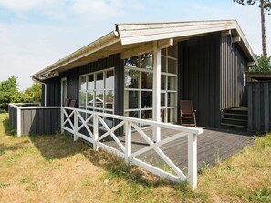 Exterior - Secluded Holiday Home in Knebel With Stereo Unit (Knebel)