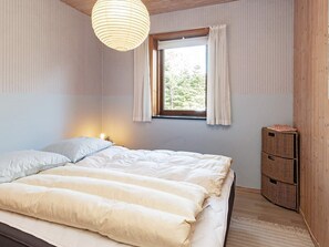 2 bedrooms, cribs/infant beds - 6 Person Holiday Home in Hurup Thy (Hurup Thy)