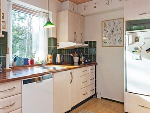 Private kitchen - 6 Person Holiday Home in Hurup Thy (Hurup Thy)