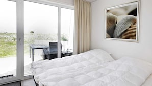 2 bedrooms, bed sheets