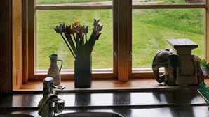 2 Schlafzimmer, individuell eingerichtet