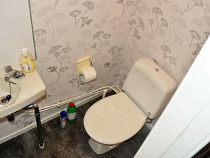 House | Bathroom | Bathtub