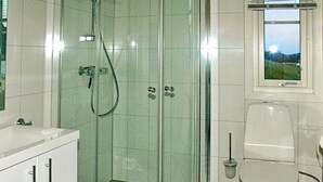 Bathroom - Holiday Home in Averøy (Averoy)