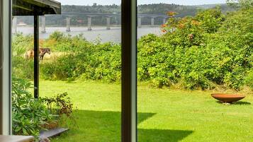 House | Water view