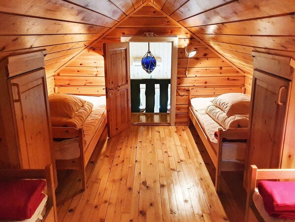 4 habitaciones y muebles diferentes