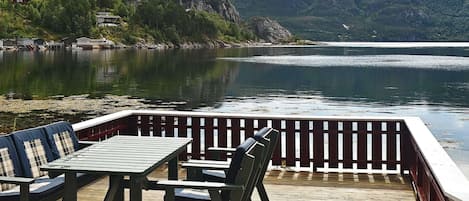 House | Outdoor dining