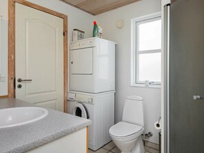 Bathroom - Pleasant Holiday Home in Jutland With Sauna (Malling)