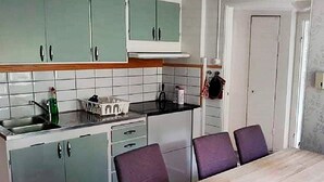 咖啡機/沖茶器、電冰箱、微波爐