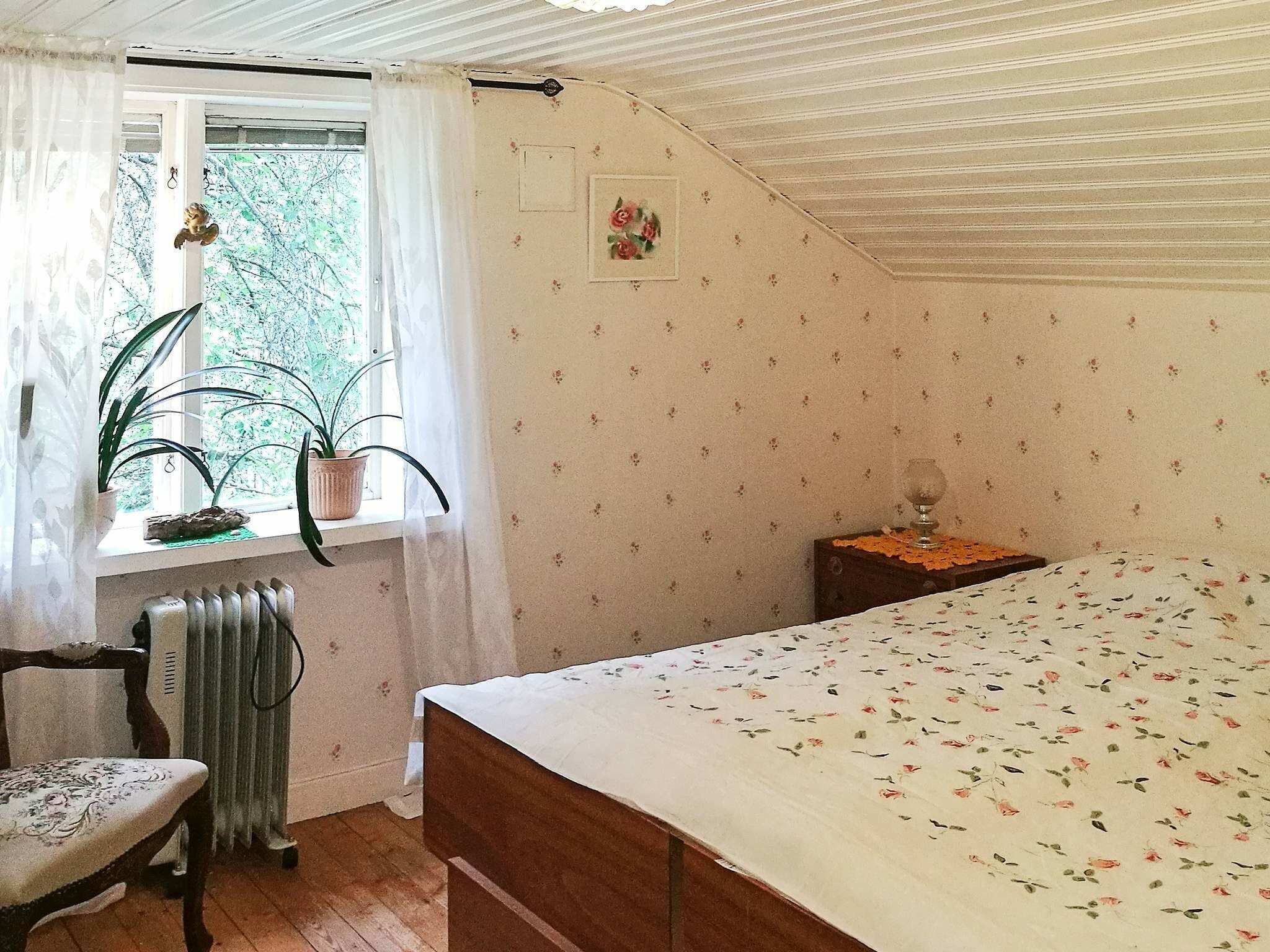 2 bedrooms, individually furnished, bed sheets