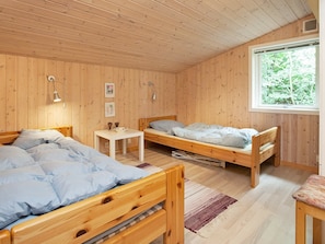 3 kamar tidur dan tempat tidur bayi
