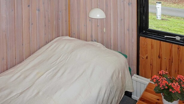 House | 3 bedrooms, individually furnished, bed sheets - 5 Person Holiday Home in Tjornarp (Tjörnarp)