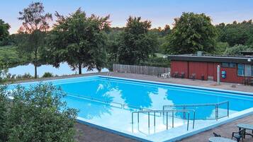 House | Pool