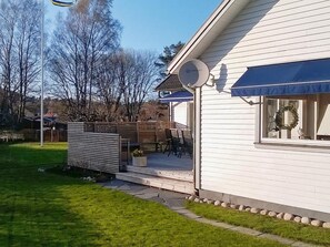 House | Exterior - Holiday Home in Lerum (Lerum)