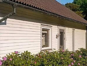 House | Exterior - Holiday Home in Lerum (Lerum)