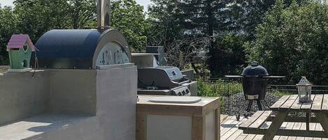 House | Tempat makan luar