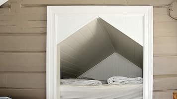 House | 5 bedrooms, individually furnished