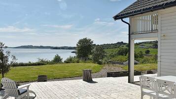 House | Terrace/patio