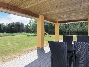 House | Terrace/patio