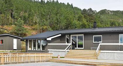 8 Person Holiday Home in Sundlandet