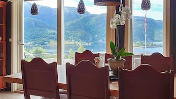 House | Dining