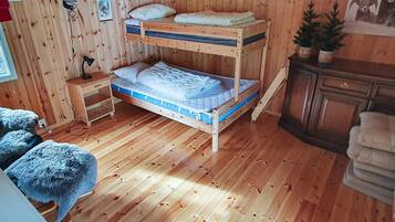 House | 5 bedrooms, individually furnished