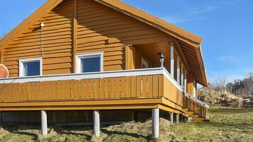 ุงูู
ูุดุฃุฉ ู
ู ุงูุฎุงุฑุฌ