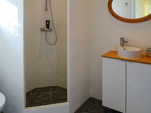 House | Bilik Mandi