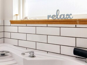 House | Bathroom - Attractive Holiday Home with Whirlpool near Hadsund (Hadsund)