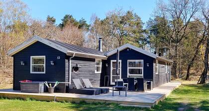 Attractive Holiday Home with Whirlpool near Hadsund