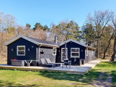 Attractive Holiday Home with Whirlpool near Hadsund