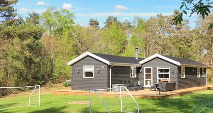 Attractive Holiday Home with Whirlpool near Hadsund