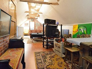 4 bedrooms, individually furnished, bed sheets