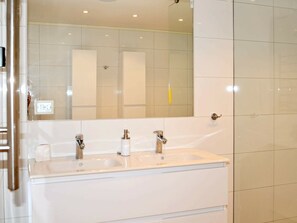 Shower - Holiday Home in Averøy (Averoy)