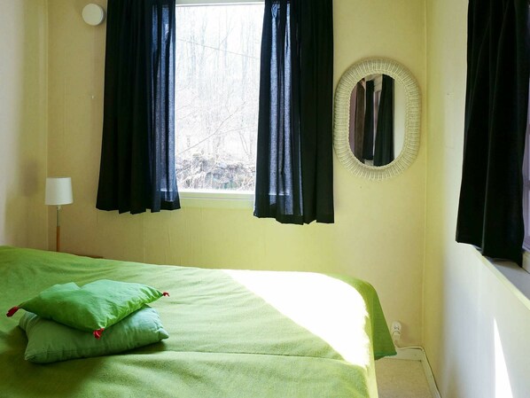 2 Schlafzimmer, individuell eingerichtet