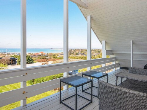 Fantastic Holiday Home with Bay View near Knebel