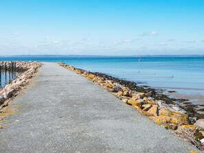 House | Beach - Fantastic Holiday Home with Bay View near Knebel (Knebel)