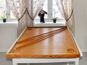 House | Game room