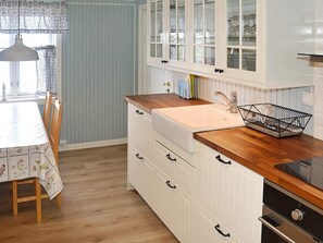 Private kitchen - Holiday Home in AverÃ¸y (Averoy)