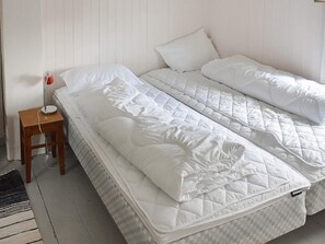 House | 5 bedrooms, individually furnished