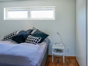 1 Schlafzimmer, individuell eingerichtet