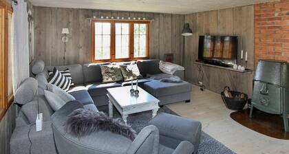 10 Person Holiday Home in Åseral