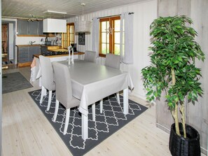 Private kitchen - 10 Person Holiday Home in Åseral (Aseral)