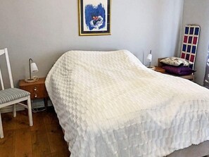 3 bedrooms, individually furnished