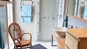 Bathroom - 5 Person Holiday Home in Surna (Surnadal)