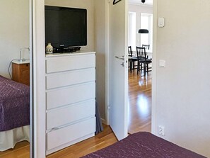 3 bedrooms, individually furnished, bed sheets - 5 Person Holiday Home in Monsteras (Monsteras)
