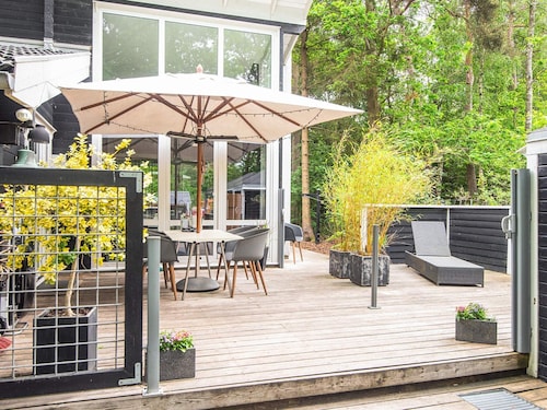 5 Star Holiday Home in Ronde