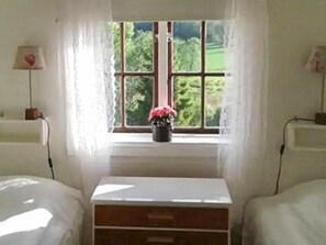 3 bedrooms - 6 Person Holiday Home in Tanumshede (Tanum)