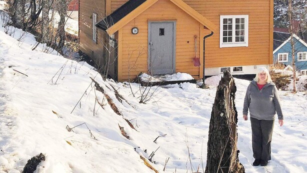 A house with a sloped roof and a front door. - 6 Person Holiday Home in Skorovatn (Namsskogan)